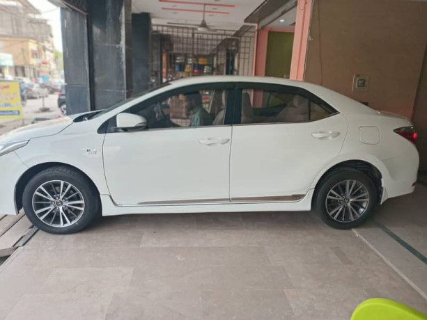 toyota-corolla-altis-2018-big-2