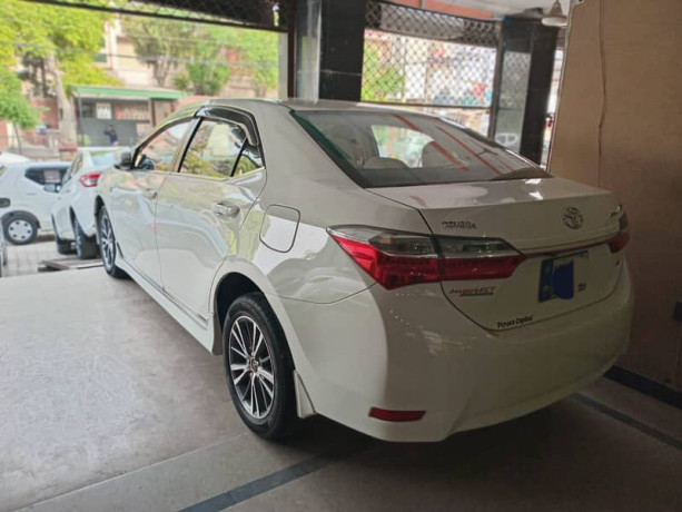 toyota-corolla-altis-2018-big-4