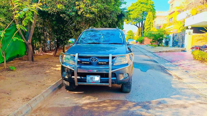 toyota-hilux-vigo-g-2011-model-big-9