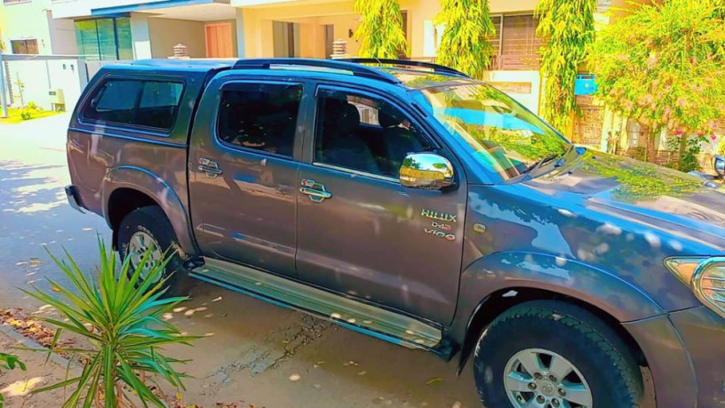 toyota-hilux-vigo-g-2011-model-big-3