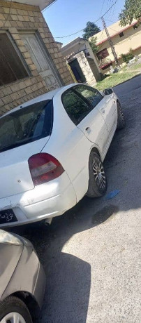 kia-spectra-2003-big-6
