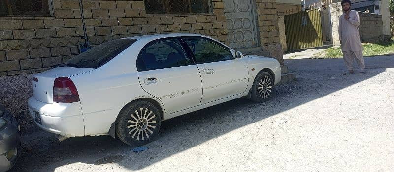 kia-spectra-2003-big-3