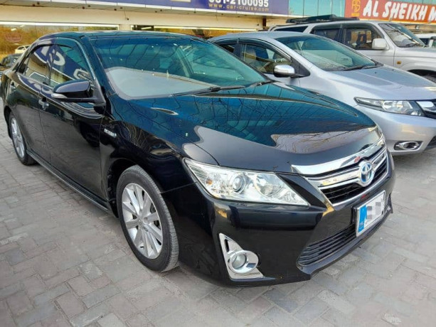 toyota-camry-24-hybrid-20132017-big-1