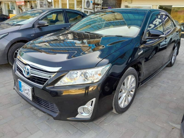 toyota-camry-24-hybrid-20132017-big-2