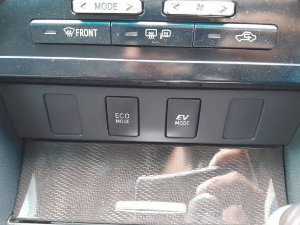 toyota-camry-24-hybrid-20132017-big-15