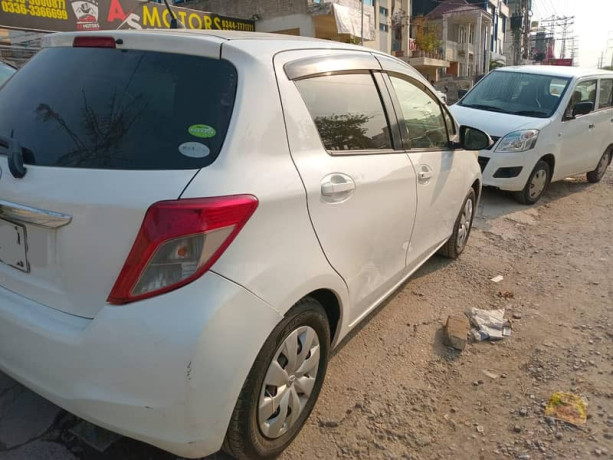 toyota-vitz-2012-big-2