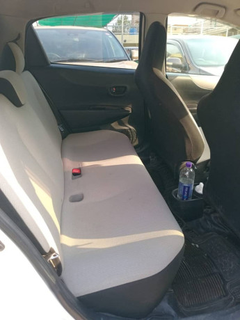 toyota-vitz-2012-big-5