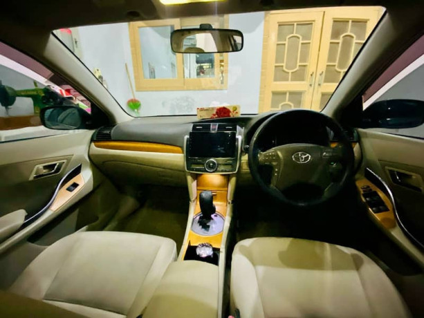 toyota-premio-2007-big-11