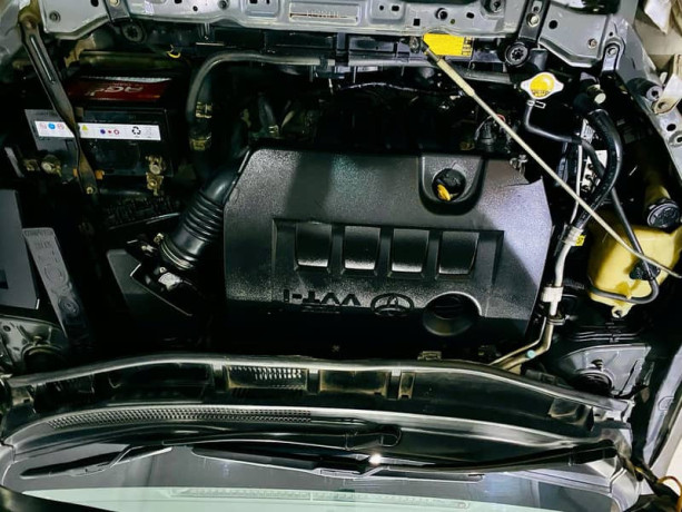 toyota-premio-2007-big-12