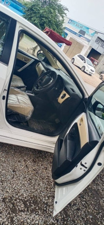 toyota-corolla-altis-grande-cvt-i-18-2020-big-6