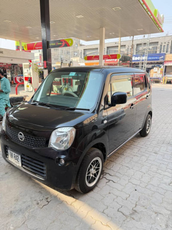nissan-moco-2012-big-1