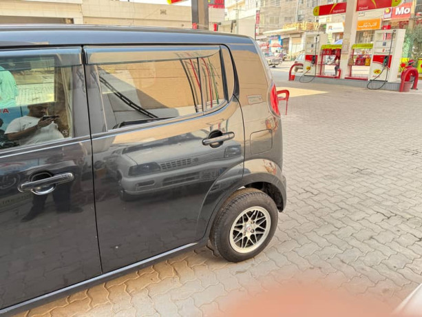 nissan-moco-2012-big-3
