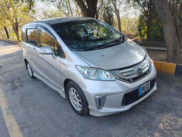 hondafreed2014-model-islamabad-big-4