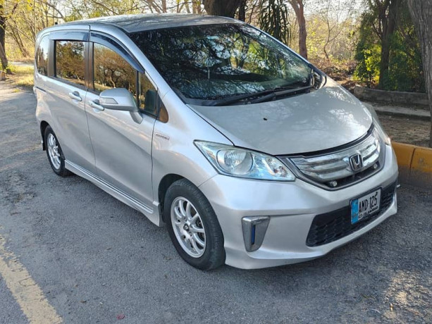 hondafreed2014-model-islamabad-big-0