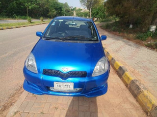 toyota-vitz-2001