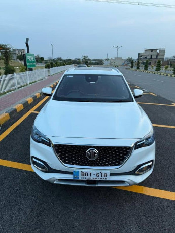 mg-hs-essence-2024-model-big-0