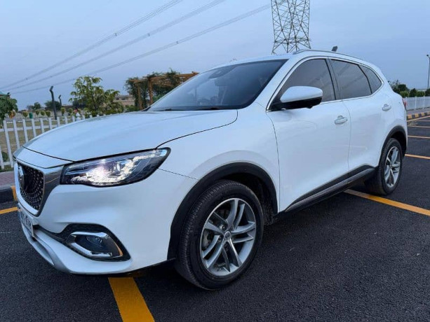 mg-hs-essence-2024-model-big-3