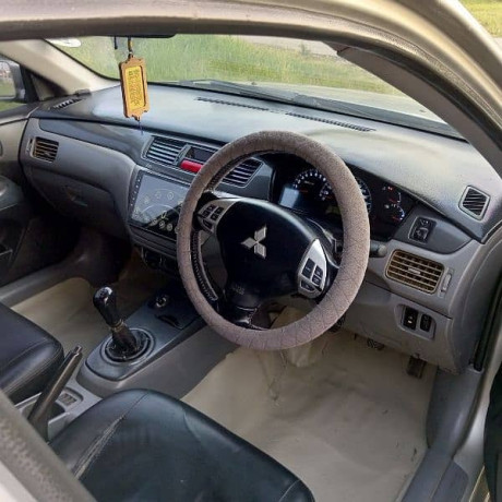 mitsubishi-lancer-2005-big-7