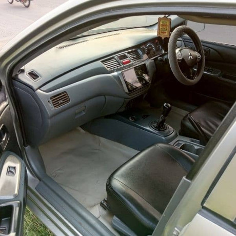 mitsubishi-lancer-2005-big-5