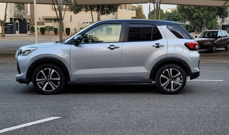 daihatsu-rocky-2020-z-premium-big-2