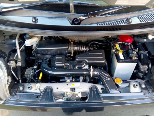 daihatsu-tanto-hybrid-22-25-big-4
