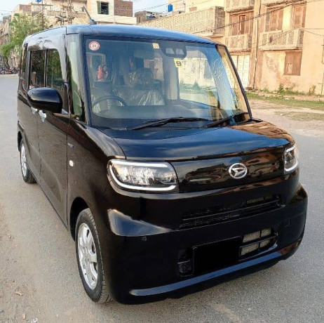 daihatsu-tanto-hybrid-22-25-big-0