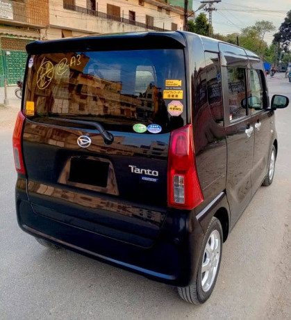 daihatsu-tanto-hybrid-22-25-big-3