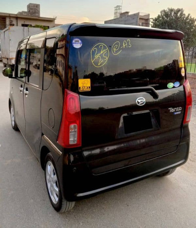 daihatsu-tanto-hybrid-22-25-big-2