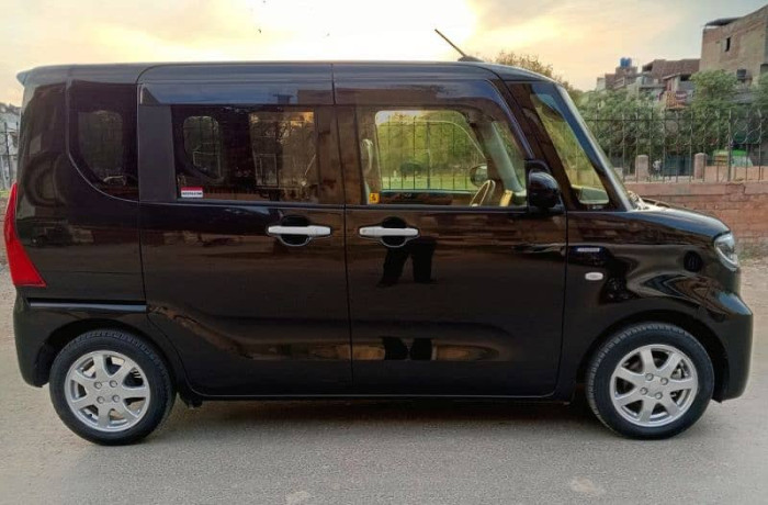 daihatsu-tanto-hybrid-22-25-big-10