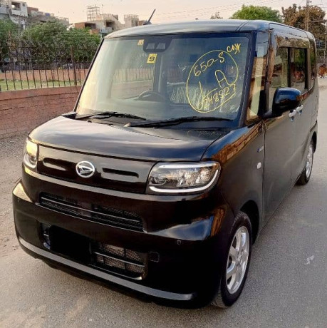 daihatsu-tanto-hybrid-22-25-big-1