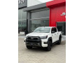 toyota-hilux-2023-small-2