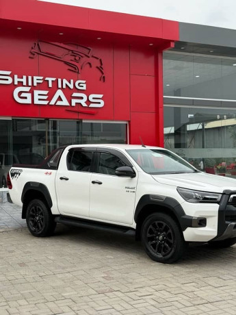 toyota-hilux-2023-big-7