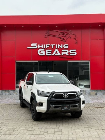 toyota-hilux-2023-big-0