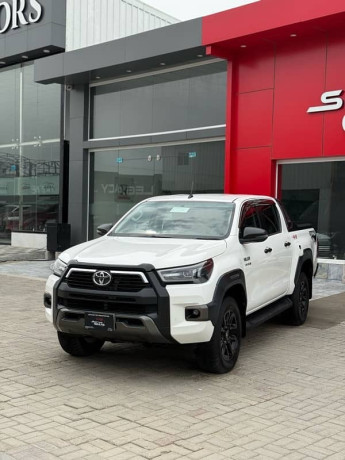 toyota-hilux-2023-big-2