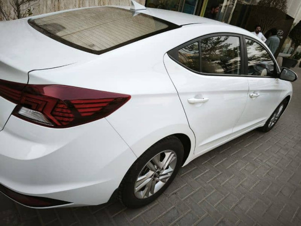 hyundai-elantra-16-2021-big-5