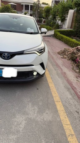 toyota-ch-r-g-led-big-1
