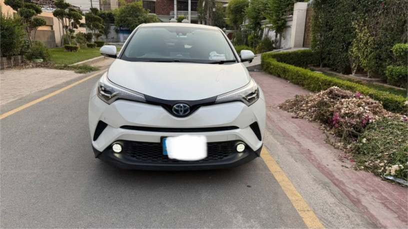 toyota-ch-r-g-led-big-0