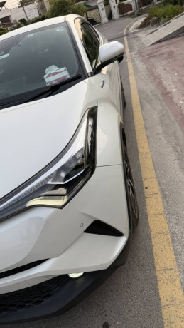 toyota-ch-r-g-led-big-2