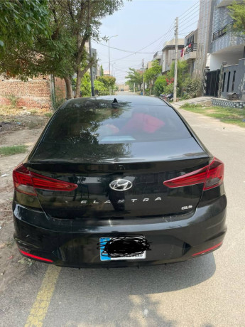 hyundai-elantra-gls-model-2022-big-4