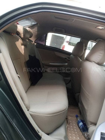 toyota-corolla-gli-2011-big-5