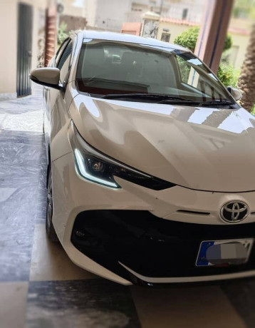 toyota-yaris-gli-13-cvt-i-big-12