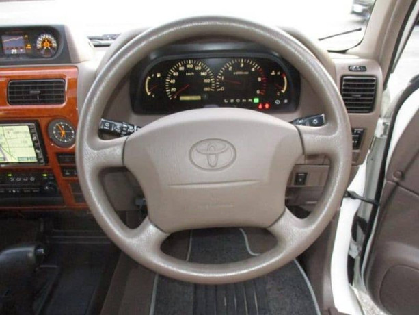 toyota-prado-1999-big-5