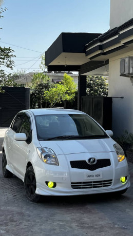 vitz-2006-20012-import-big-12