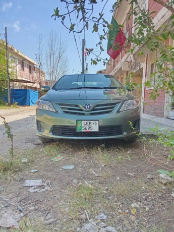 toyota-corolla-gli-2011-big-0