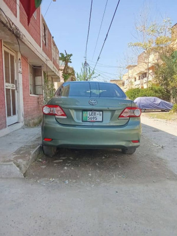 toyota-corolla-gli-2011-big-1
