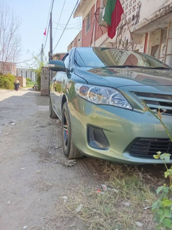 toyota-corolla-gli-2011-big-2