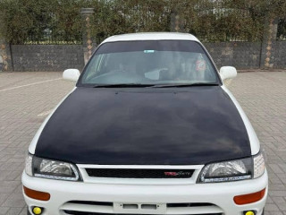 toyota-corolla-xe-2001