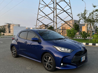 toyota-yaris-hatchback-japanese-10-g-led-top-of-the-line