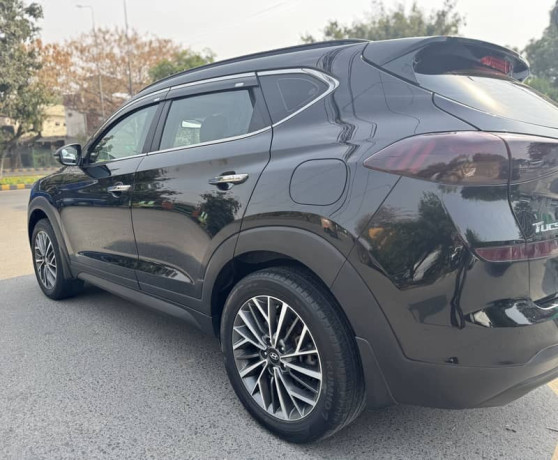 total-geniune-hyundai-tucson-awd-2021-model-big-1