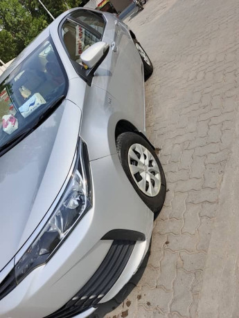 toyota-corolla-gli-2019-big-0
